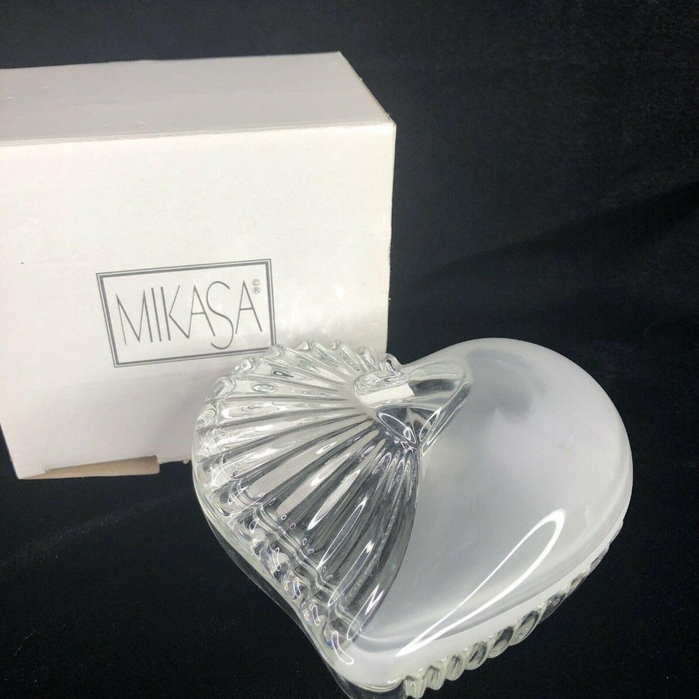 Mikasa Allure Satin Heart Box With Lid Cover Bowl Dish Frosted Crystal Germany‎
